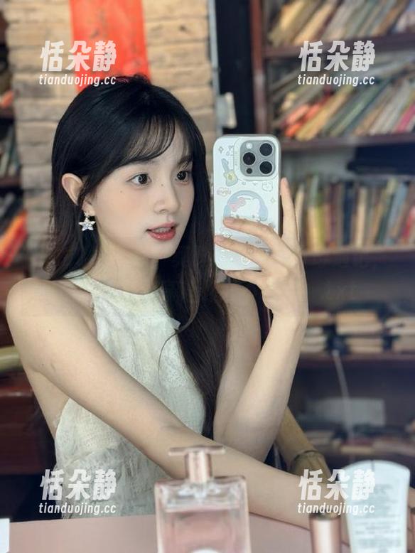 GIRLT果团网-莫雅琪 GIRLT果团网 - 莫雅琪的万圣节奇遇记,萌趣图集分享让你爱不释手!.txt