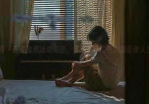 GIRLT果团网 – 酸酱兔携泳池美图，穿越夏日的热浪刻画迷人生动照片.txt