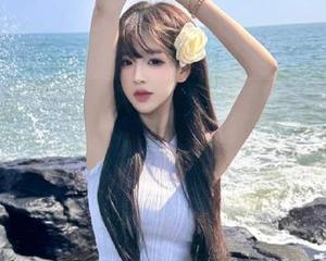 GIRLT果团网 – 黄歆苑教室全集写真：找回记忆中的课桌与精彩瞬间.txt