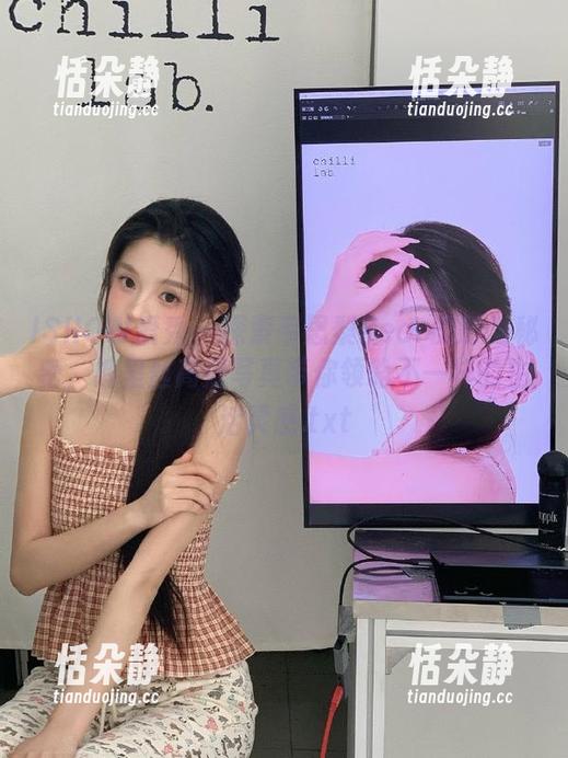 ISHOW爱秀 - 探索韦思梨Pear的时尚秘密，裤里丝高清写真带你领略不一样的生活灵感.txt