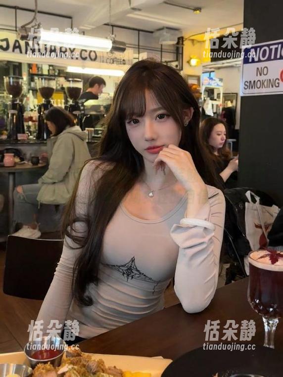 MFStar模范学院 - 职业装魅影：王雨纯高清壁纸，记录职场女性的自信光芒.txt
