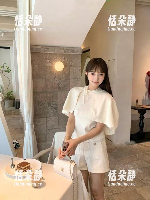 MICAT猫萌榜 - 周于希dummy高清美腿套图，腿部特写，快来认领你的“腿迷”！.txt