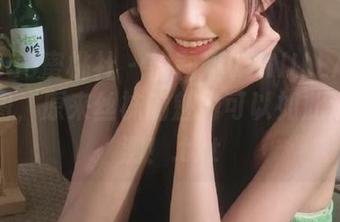 MiiTao蜜桃社 – 韵莉娜VANILLA的丝袜套图，原来丝袜的魅力可以如此深不可测！.txt