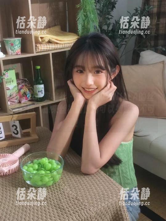 MiiTao蜜桃社 - 韵莉娜VANILLA的丝袜套图，原来丝袜的魅力可以如此深不可测！.txt
