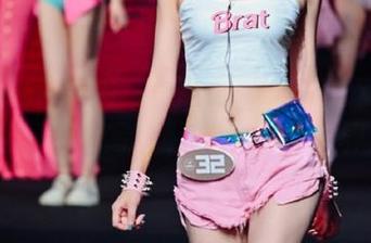 MintYe薄荷叶 – 震撼发布！Lunana_lee蕾丝全集写真，探索美的边界.txt