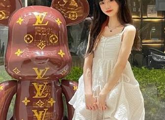 PANS摄影 – 韩美轩与丝袜的完美结合，探索她写真作品中的无尽诱惑.txt