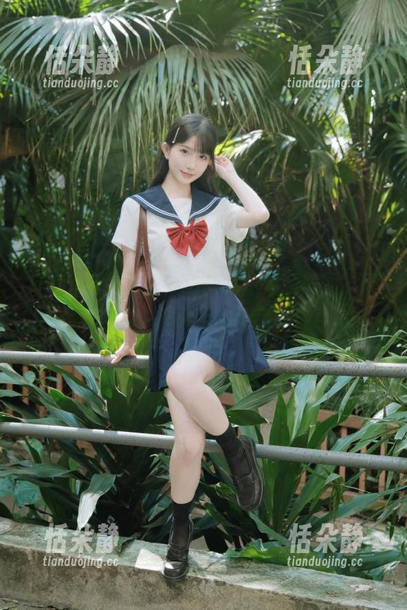 Pary学生模拍-小怡 Pary学生模拍 - 最新小怡泳装美图,展现无敌魅力,海滩上的清新女神!.txt