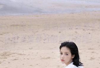 SHENSHI绅士 – 最新曲筱筱夏天写真分享，体验炎炎夏日的魅力瞬间！.txt