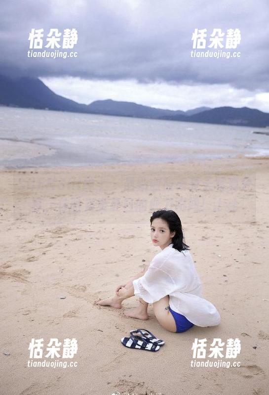 SHENSHI绅士 - 最新曲筱筱夏天写真分享，体验炎炎夏日的魅力瞬间！.txt