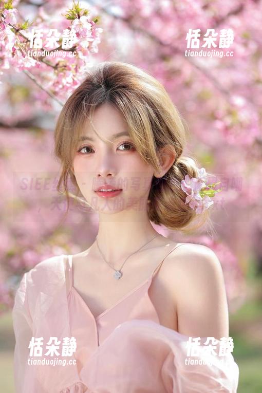 SIEE丝意-曦曦 SIEE丝意 - 曦曦的写真图包:无畏自嘲,天使与凡人的美丽交流合集.txt