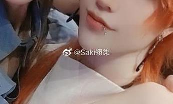 Sakiiii翎柒倾情分享暗黑护士主题美图，探索其中的细腻与张力.txt
