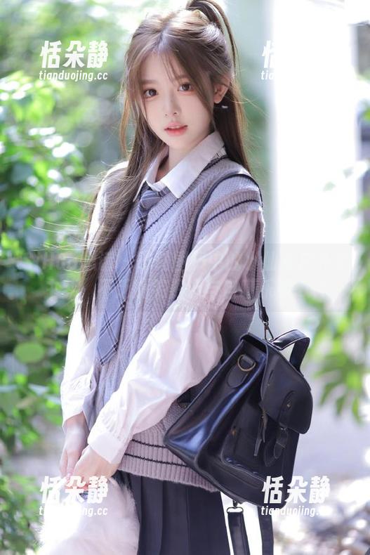 SiHua思话-子琦 SiHua思话 - 子琦图集中的小仙女户外公主梦:不乏搞笑资源与自嘲乐趣.txt