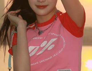 原图赏析：懒惰女仆Sia(시아)与Creampie的写真奇幻之旅.txt