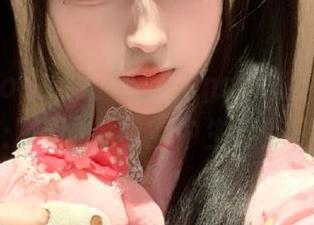 TouTiao头条女神 – JennyR空姐写真作品分享：原图揭示空中生活的美好.txt