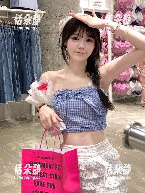 TouTiao头条女神 - 刘瑾希的新秀！连衣裙的最新套图，甜蜜气息扑面而来.txt
