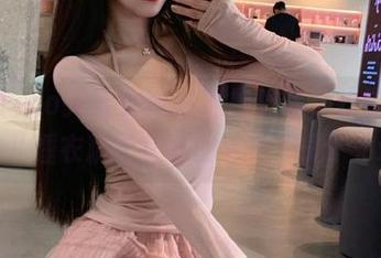TouTiao头条女神 – 拥抱舒适，欣赏娜依灵儿睡衣精选套图的绝美时光！.txt