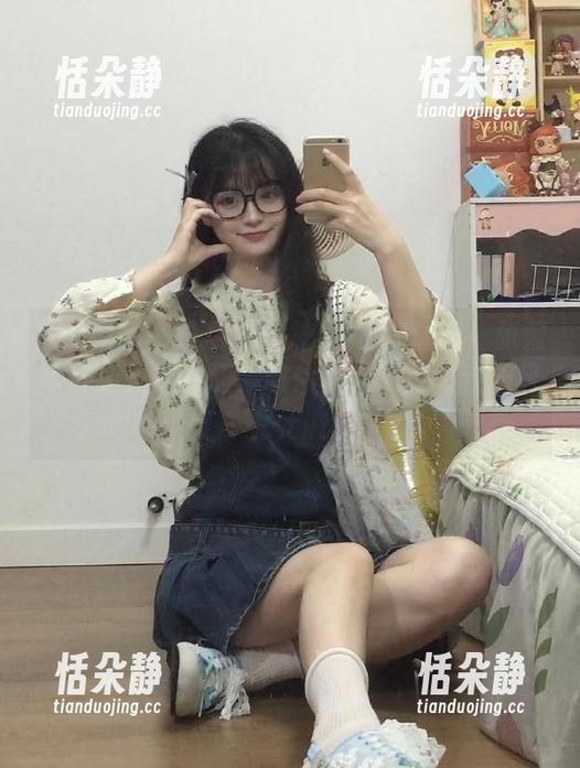 TouTiao头条女神 - 校服上的童话！张蓝欣最新美图资源，带你领略纯真的校园风！.txt