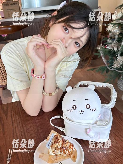 TouTiao头条女神 - 李梓熙空姐精彩写真合集，免费享受她的美丽与魅力.txt