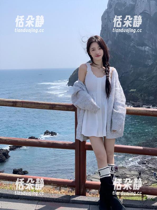UGirls尤果网 - 信悦儿全新办公室写真作品，最新力作带你领略职场新风尚.txt
