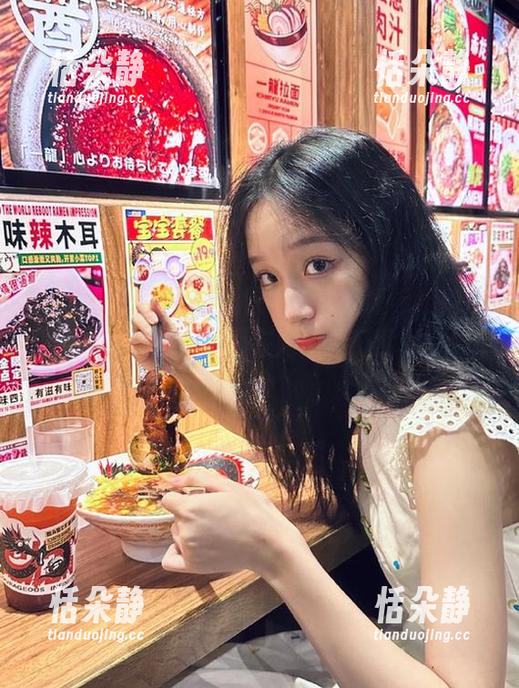 UGirls尤果网 - 赶快下载“刘娅希姐姐”最新写真套图，沉浸在她的梦幻世界中！.txt