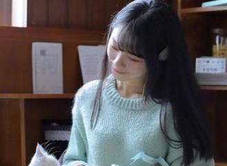 UGirls尤果网 – 看张馥棋办公室写真，发现这些照片真的有点不可思议啊！.txt