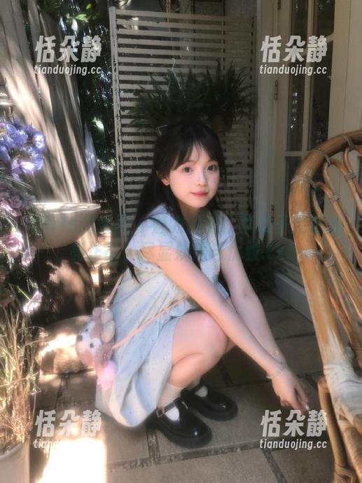 UGirls尤果网 - 魅力四射：李凌子定制油亮作品，尽显妩媚与优雅.txt
