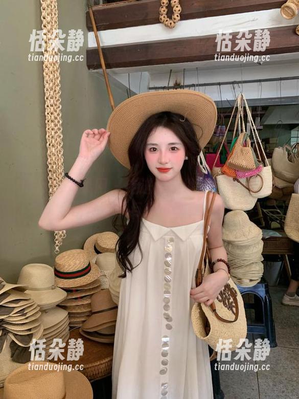 UGirls尤果网 - 走进油亮世界：李颜儿的图库分享与视觉享受.txt