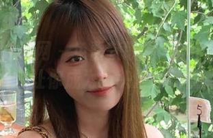 UGirls尤果网 – 免费获取温鈊怡红裙的精美写真图册，让你成为街头风尚的焦点！.txt