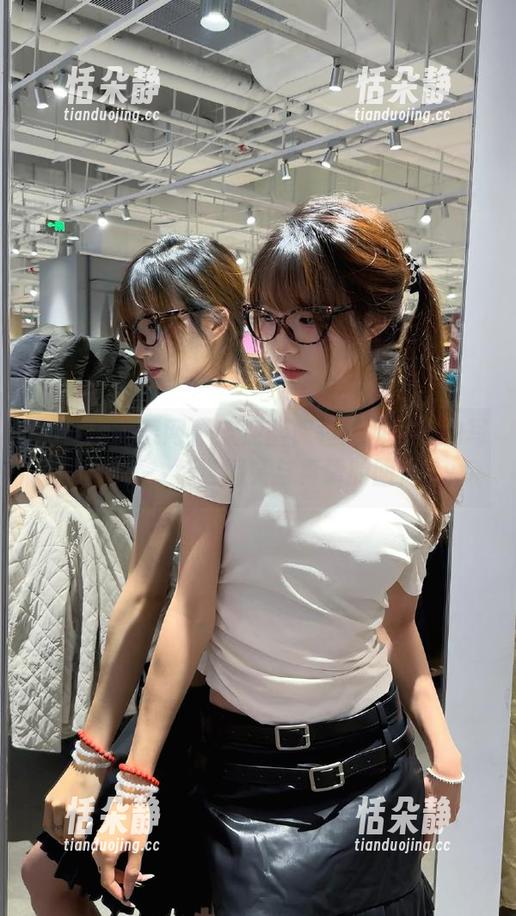 UGirls尤果网 - 欢迎翻阅程瑜西女友的写真作品集，精选搞笑与真挚的回忆.txt