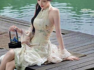 UGirls尤果网 – 和郝晴Grace一起沉醉在最新写真集“吊带”里，感受年轻与美的真谛！.txt
