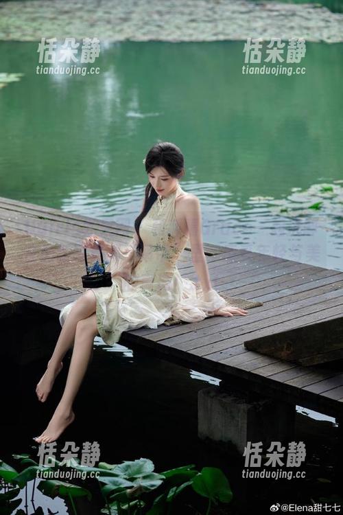 UGirls尤果网-郝晴Grace UGirls尤果网 - 和郝晴Grace一起沉醉在最新写真集“吊带”里,感受年轻与美的真谛!.txt