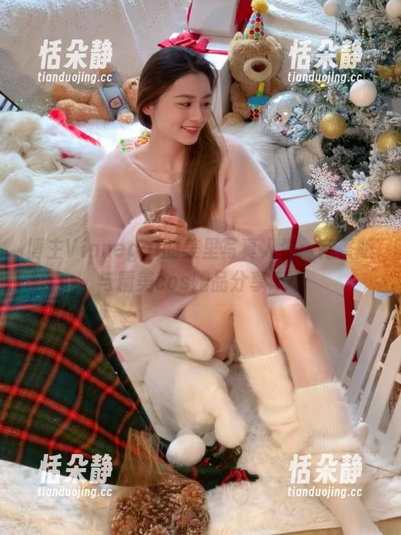 博主Vinnegal的美里写真人生：完整版与精美cos赠品分享.txt