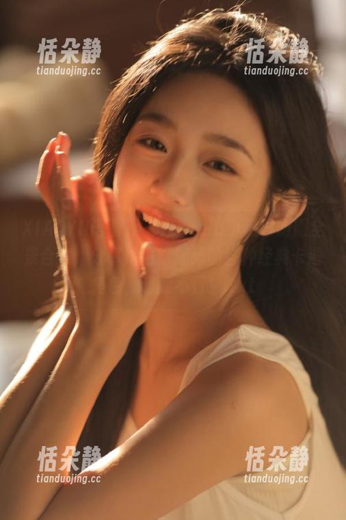 XIAOYU语画界 - Angela小热巴制服全景合集，分享她为你演绎的各种经典卡通角色，萌到不行！.txt