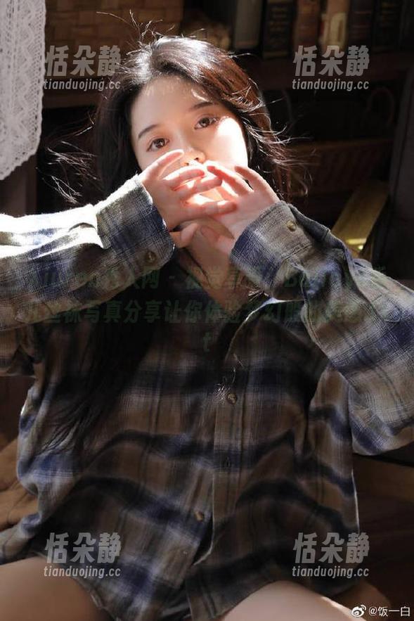 Xiuren秀人网 - 视觉享受：Baileys香儿丝袜写真分享让你体验梦幻般的美感.txt