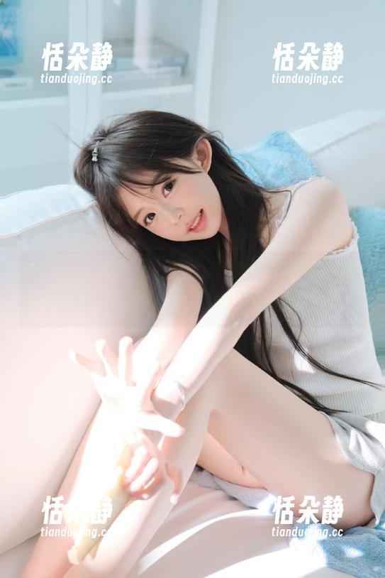 Xiuren秀人网 - Sibyl的私房美图之旅，棉袜带来的独特韵味与艺术感.txt