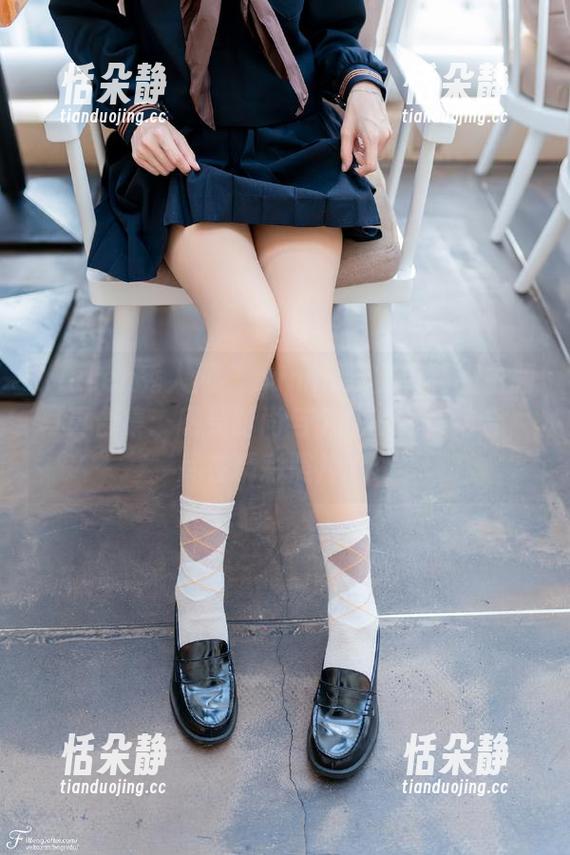 Xiuren秀人网 - summer宝宝制服主题写真合集：感受时尚与个性的完美结合，尽在精彩照片.txt