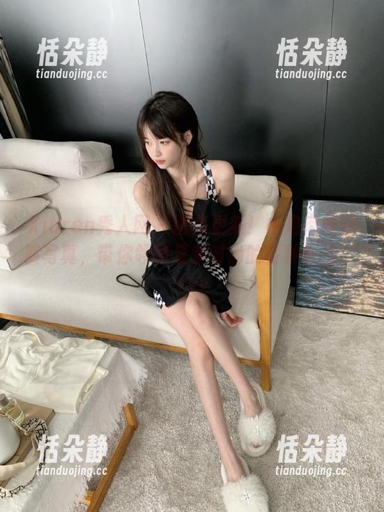Xiuren秀人网 - 图集更新！小肉肉咪短裤写真，带你领略夏季时尚的各种玩法！.txt