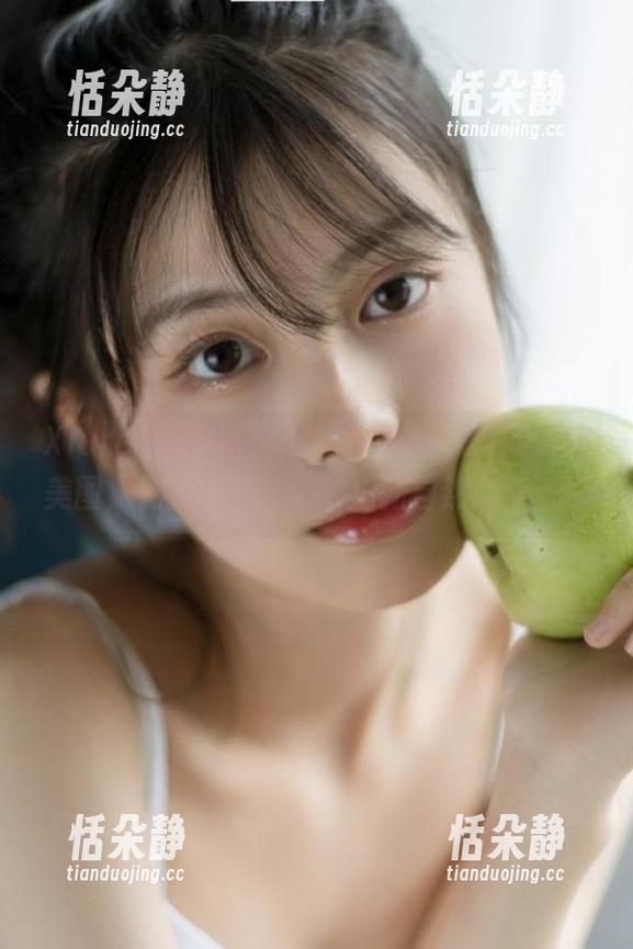 Xiuren秀人网 - 厨娘拍黄瓜girl的私房美图，无圣光摄影下的清新自然之美.txt