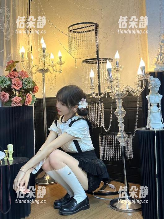 Xiuren秀人网 - 校园生活在文芮jeninfer的镜头下，图库展示无尽的美丽.txt