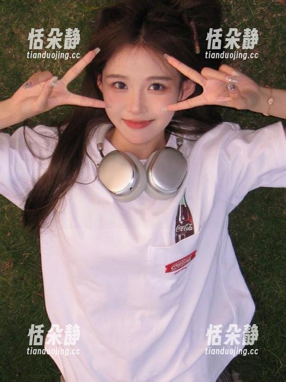 Xiuren秀人网 - 独家福利来袭！樱桃小犊子的裸足写真图片分享，快来一饱眼福！.txt
