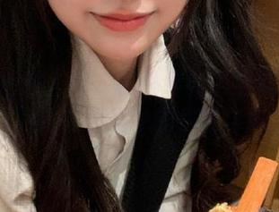 Xiuren秀人网 – 樱桃小阑子全套厨娘原图，探索她在厨房中的优雅与风情.txt