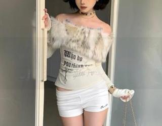 Xiuren秀人网 – 观看沐子熙V纯白作品图包，领略她独特的时尚与纯净气质.txt