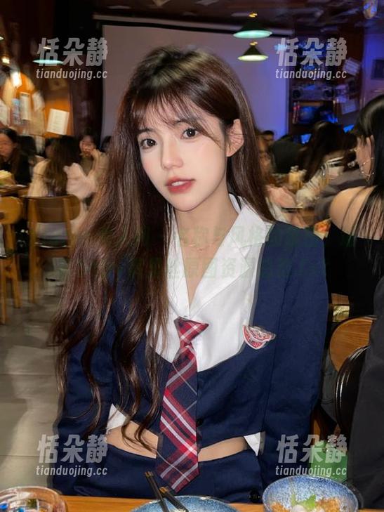 Xiuren秀人网 - 名称与风格的碰撞，瑶瑶baby裤里丝原图资源总览.txt