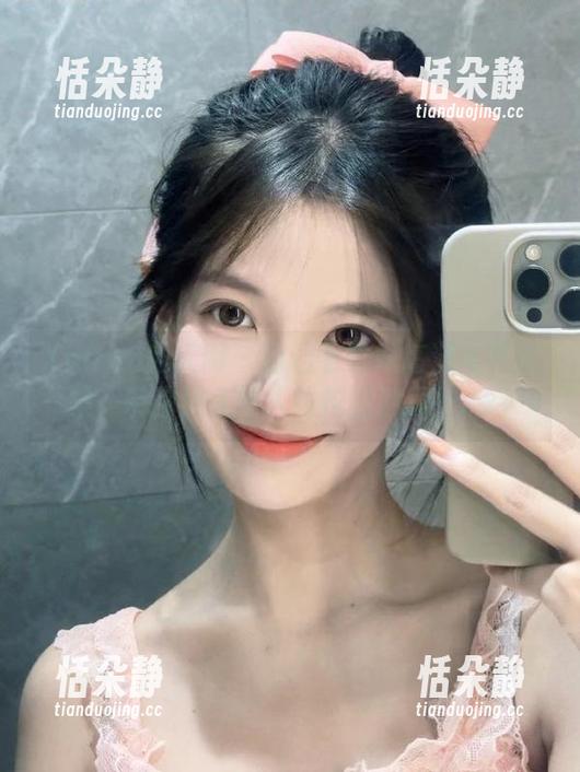 Xiuren秀人网 - 甜七七学妹高清写真图集，带你进入迷人的校园世界！.txt