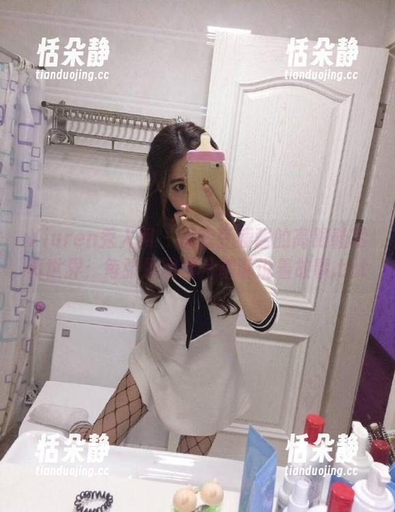 Xiuren秀人网 - 探索豆瓣酱的高跟鞋写真世界：每张原图照片都诉说着故事.txt