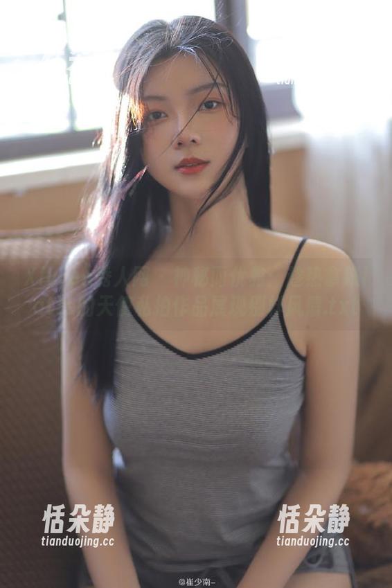 Xiuren秀人网 - 神秘而优雅：趁热拿铁latte的天使私拍作品展现别样风情.txt