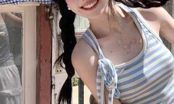 Xiuren秀人网 – 陈小喵茶艺师主题写真图包重磅更新，细腻展现茶艺之美的瞬间.txt