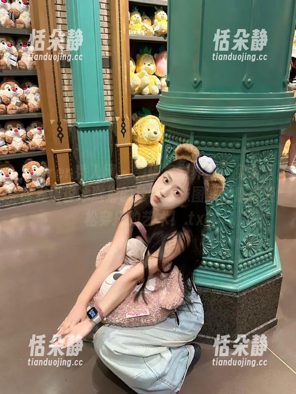 Xiuren秀人网 - 突破视觉界限！免费下载麦琪绫冰激淋的独特棉袜图集，感受轻松穿搭的艺术！.txt