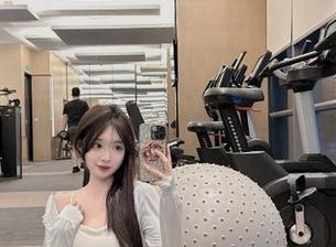 YouMi尤蜜荟 – Angela小热巴女王写真作品集最新更新：感受她无限的艺术魅力.txt