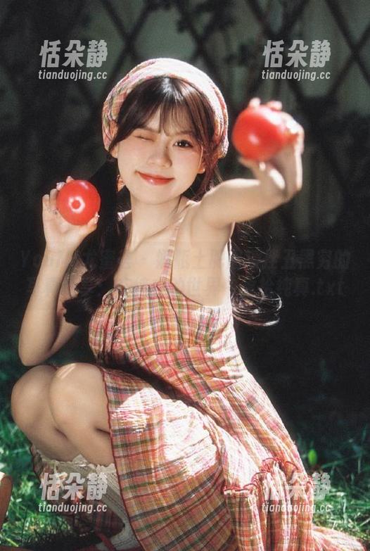 YouMi尤蜜荟-奶瓶土肥圆矮挫丑黑穷 YouMi尤蜜荟 - 奶瓶土肥圆矮挫丑黑穷的写真分享:在纯白的世界中重拾纯真.txt